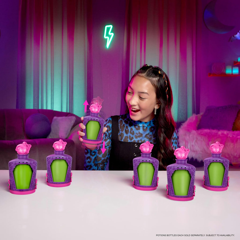 Mini Dolls and Accessories with Water Reveal & Charms M286953